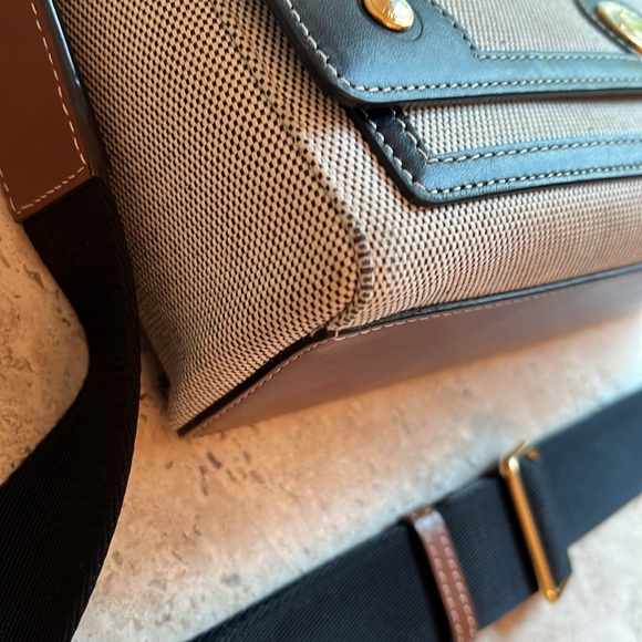 Burberry Canvas Note Crossbody Bag - Picture 4 of 12